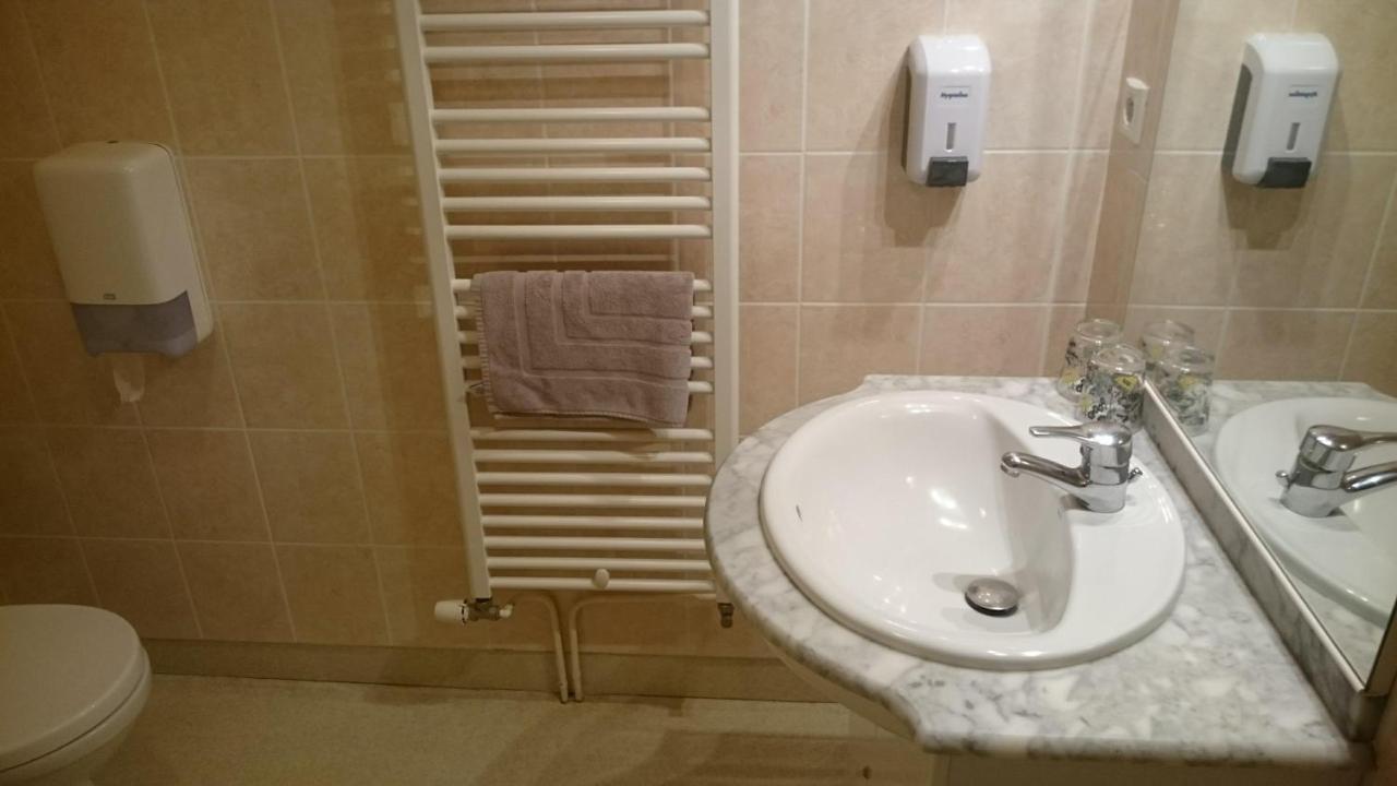 Chambres D'Hotes De L'Auberge L'Astrassadou Rézentières 외부 사진