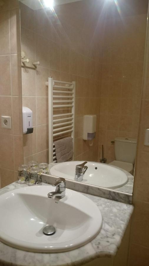 Chambres D'Hotes De L'Auberge L'Astrassadou Rézentières 외부 사진
